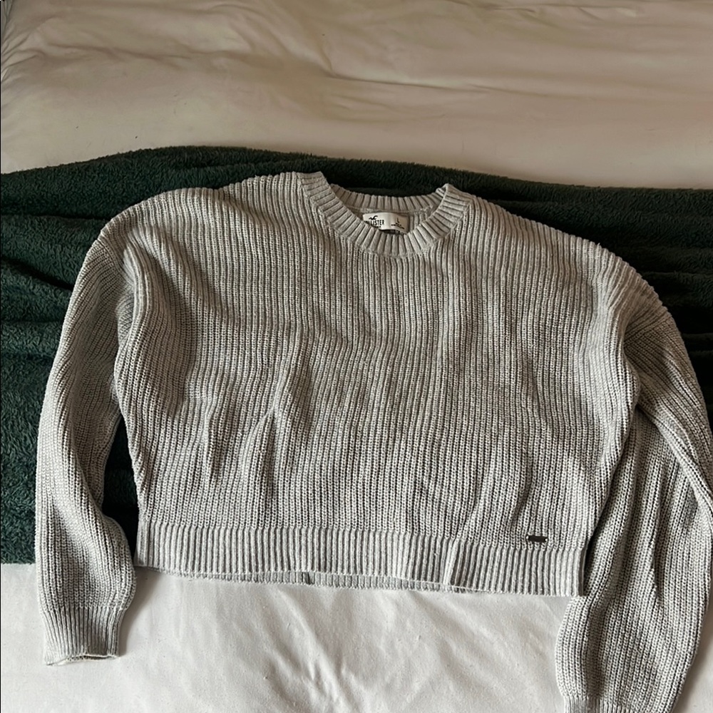 Hollister Cropped Gray Ribbed Sweater